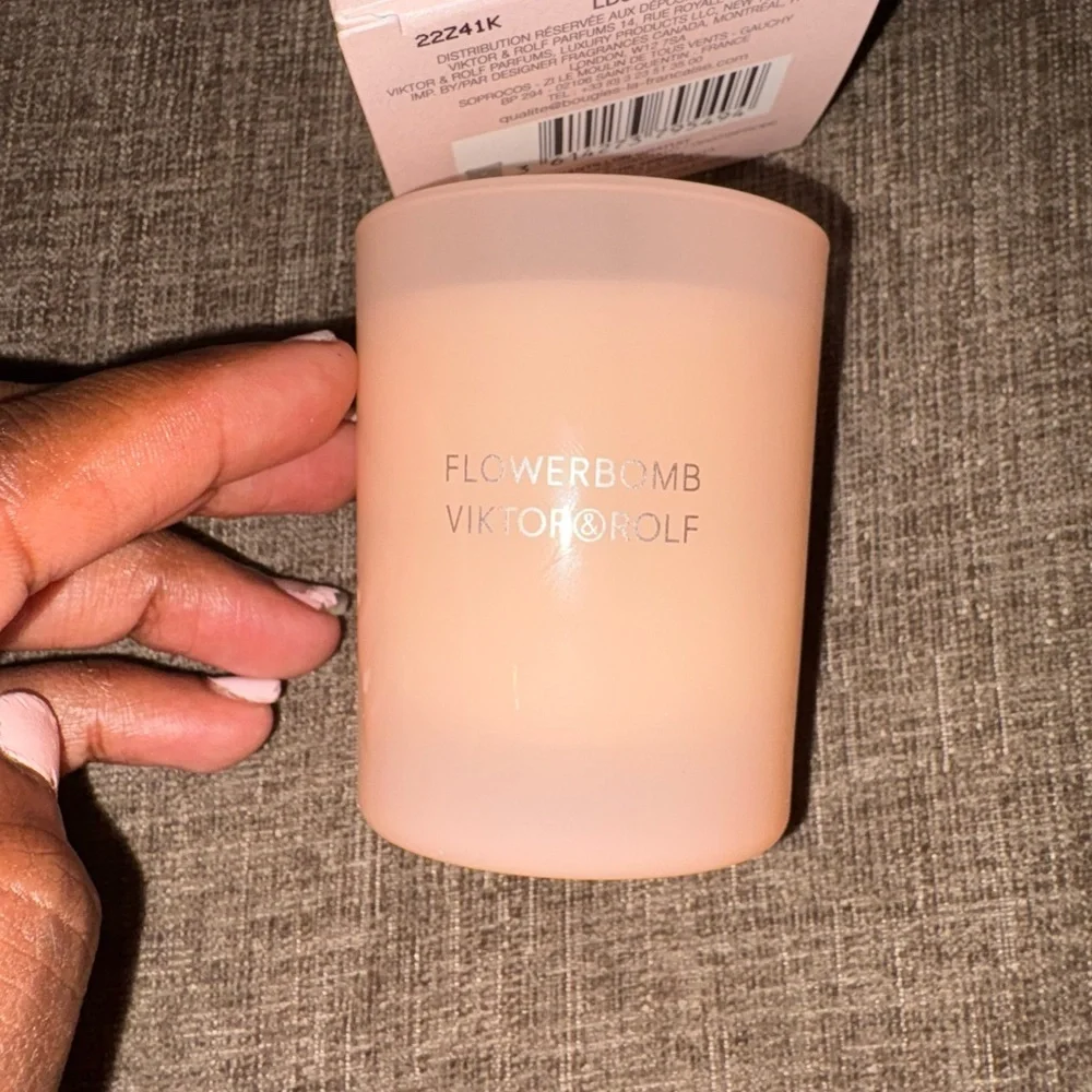 MINI Viktor & Rolf Flowerbomb Soft Pink Candle